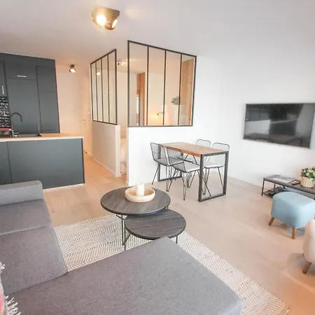 Lily A La Du Zoute *